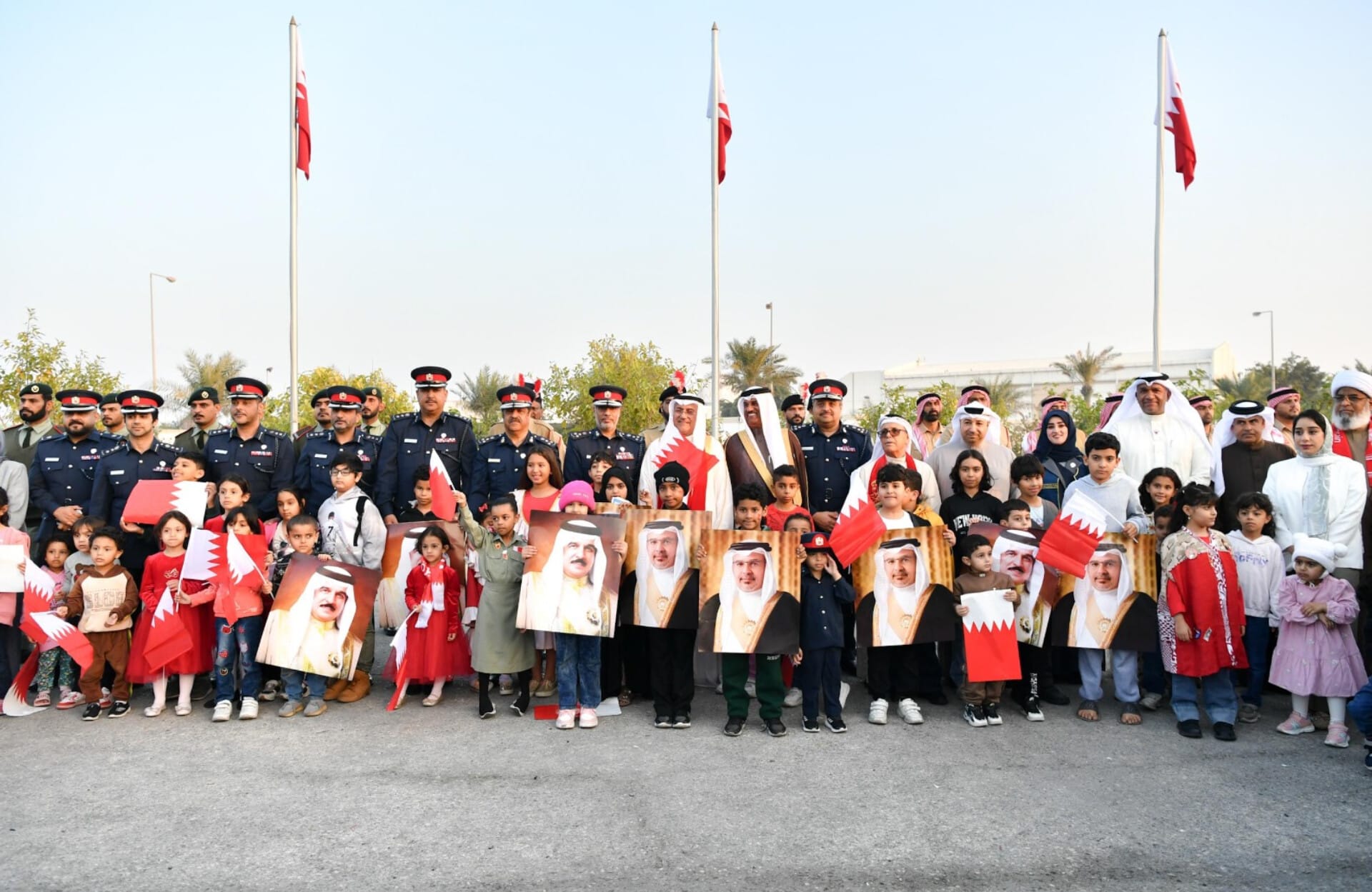 بمناسبة الأعياد الوطنية للمملكة ... وزارة الداخلية تنظم طابور شرطة البحرين في الشمالية<